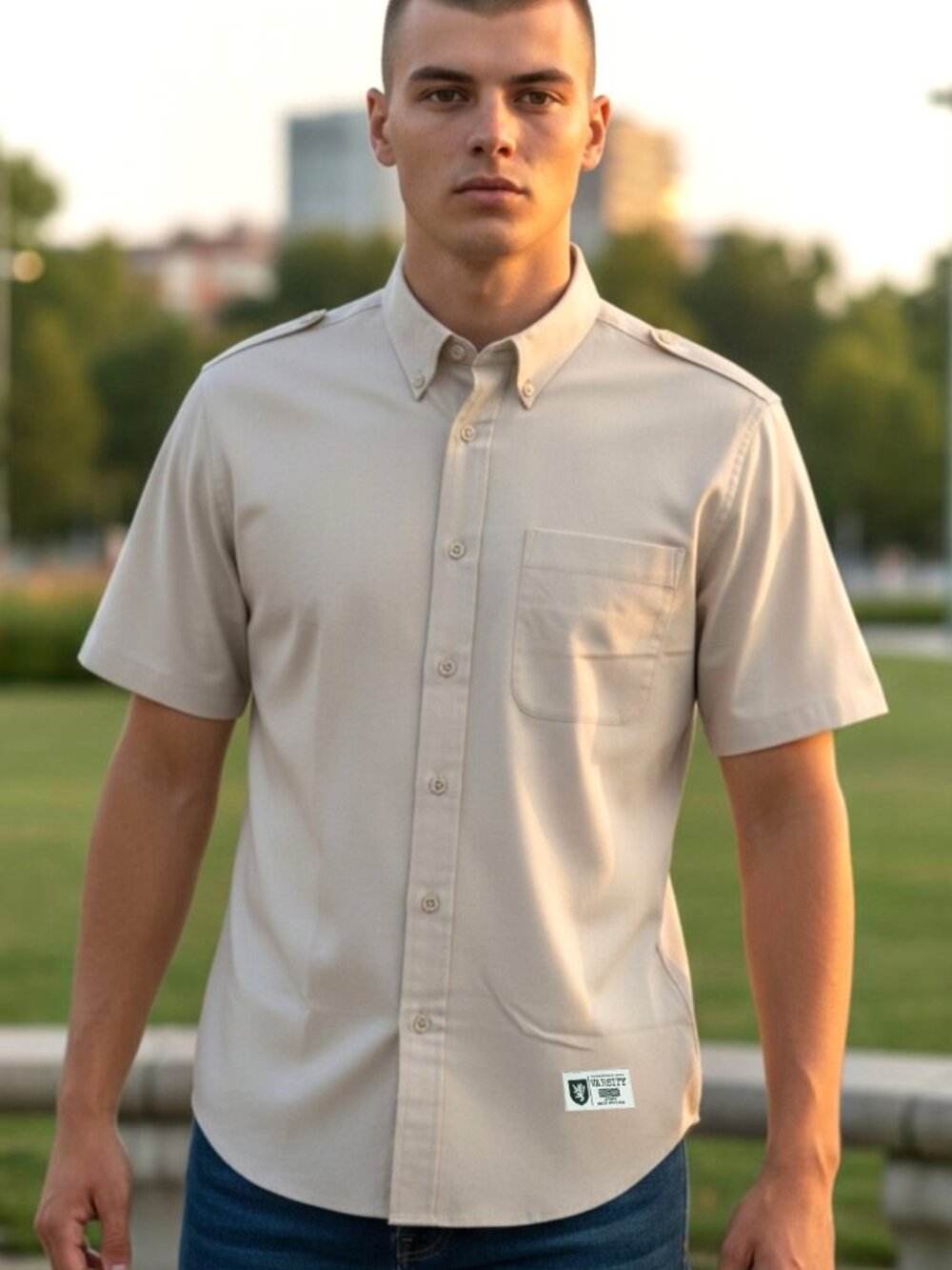 Varsity Roundtree & Yorke Beige Short Sleeve Button-Down Dress Shirt Size L EUC